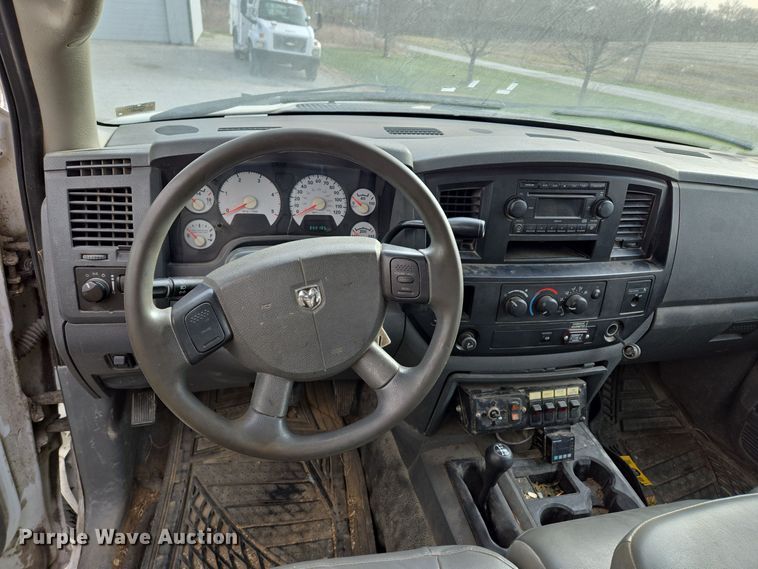 image for item EQ3670 2009 Dodge  Ram 5500HD bucket truck