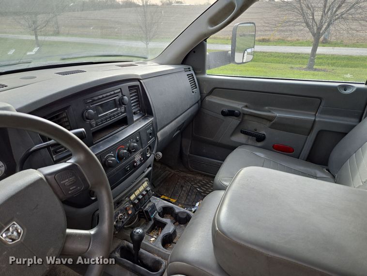 image for item EQ3670 2009 Dodge  Ram 5500HD bucket truck