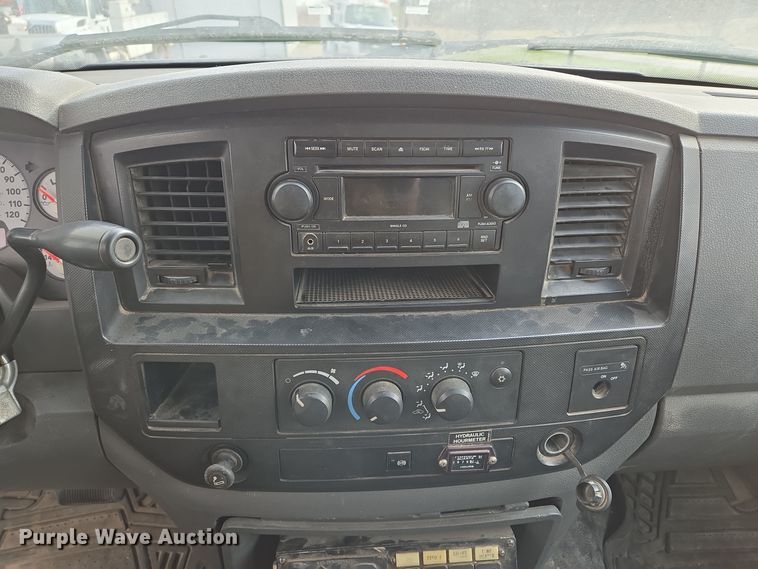 image for item EQ3670 2009 Dodge  Ram 5500HD bucket truck