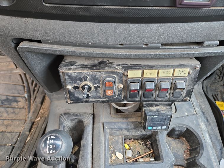 image for item EQ3670 2009 Dodge  Ram 5500HD bucket truck