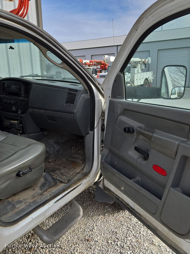 image for item EQ3670 2009 Dodge  Ram 5500HD bucket truck