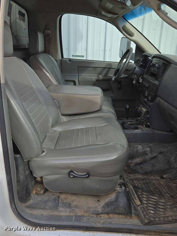 image for item EQ3670 2009 Dodge  Ram 5500HD bucket truck