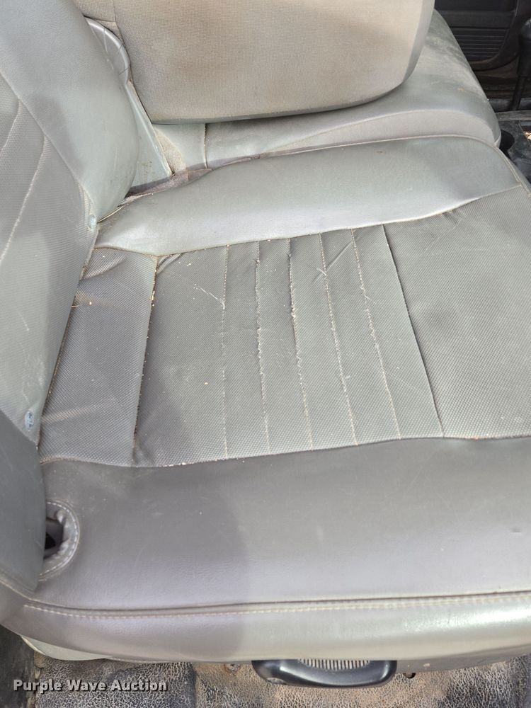 image for item EQ3670 2009 Dodge  Ram 5500HD bucket truck