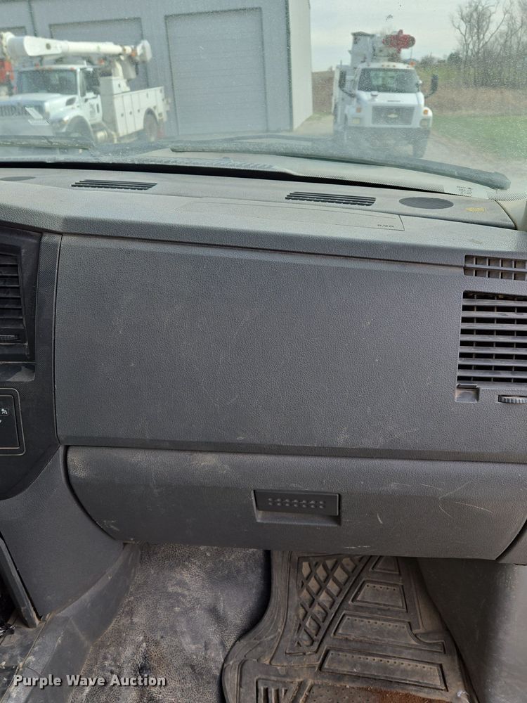 image for item EQ3670 2009 Dodge  Ram 5500HD bucket truck