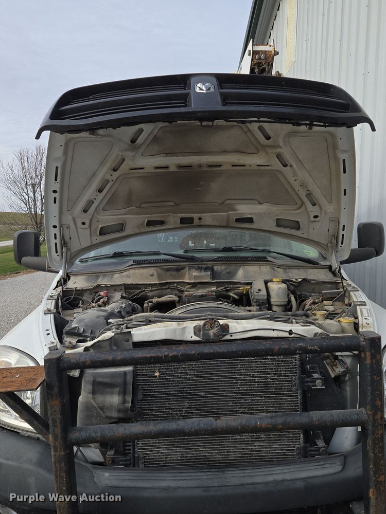 image for item EQ3670 2009 Dodge  Ram 5500HD bucket truck