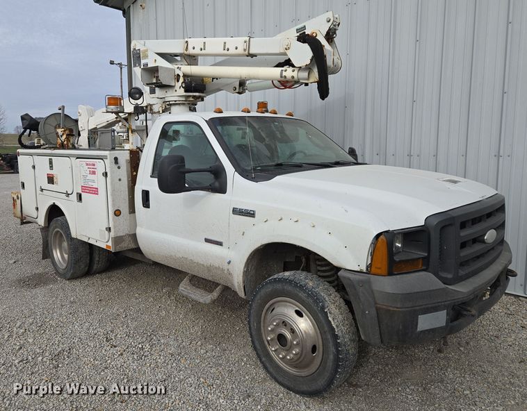 image for item EQ3671 2005 Ford  F550 Super Duty XL   bucket truck