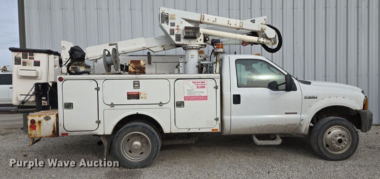 image for item EQ3671 2005 Ford  F550 Super Duty XL   bucket truck