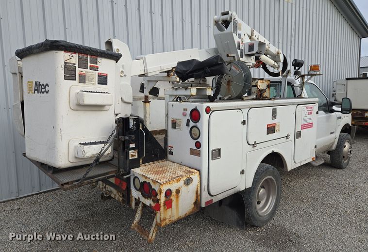 image for item EQ3671 2005 Ford  F550 Super Duty XL   bucket truck