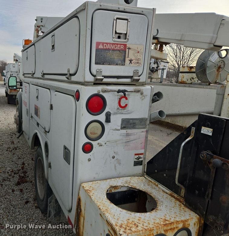 image for item EQ3671 2005 Ford  F550 Super Duty XL   bucket truck