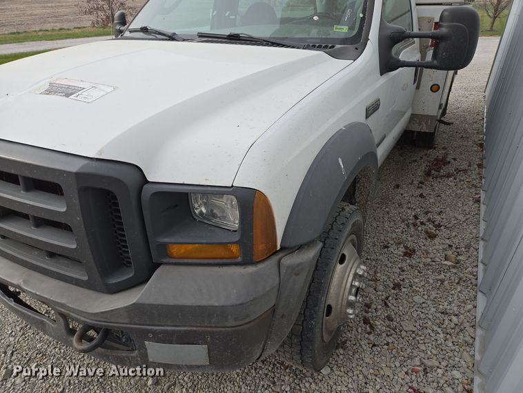 image for item EQ3671 2005 Ford  F550 Super Duty XL   bucket truck