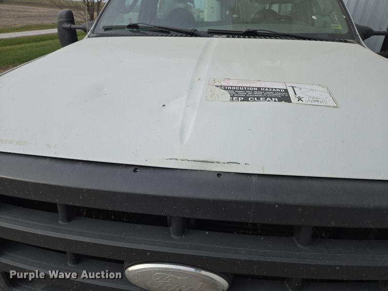 image for item EQ3671 2005 Ford  F550 Super Duty XL   bucket truck