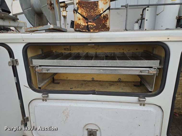 image for item EQ3671 2005 Ford  F550 Super Duty XL   bucket truck