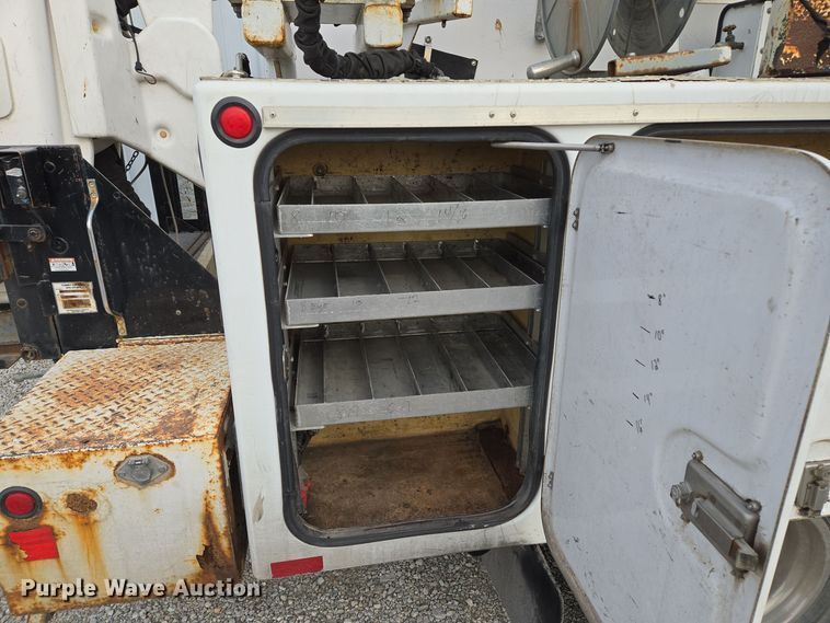 image for item EQ3671 2005 Ford  F550 Super Duty XL   bucket truck