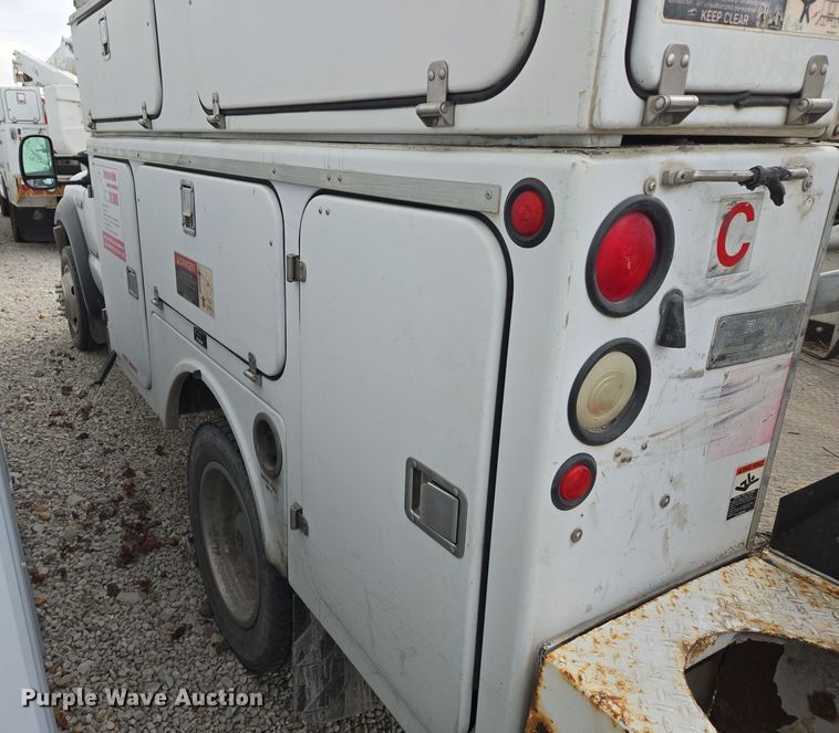 image for item EQ3671 2005 Ford  F550 Super Duty XL   bucket truck