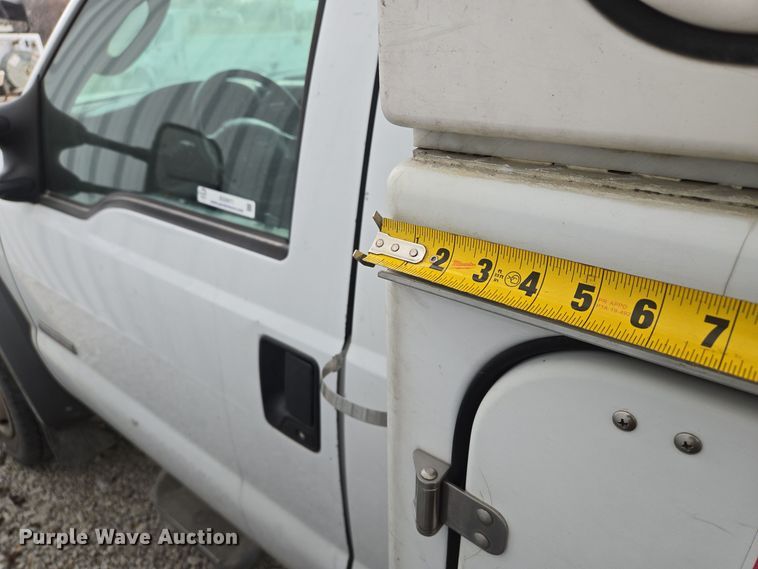 image for item EQ3671 2005 Ford  F550 Super Duty XL   bucket truck
