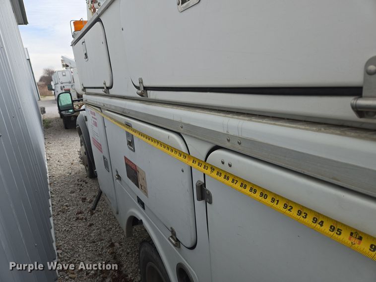 image for item EQ3671 2005 Ford  F550 Super Duty XL   bucket truck