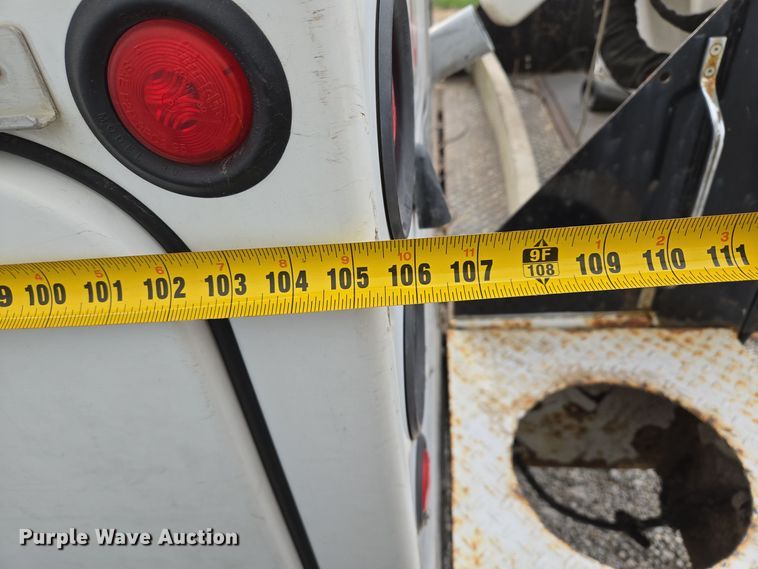 image for item EQ3671 2005 Ford  F550 Super Duty XL   bucket truck