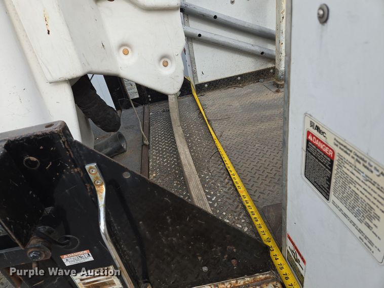 image for item EQ3671 2005 Ford  F550 Super Duty XL   bucket truck