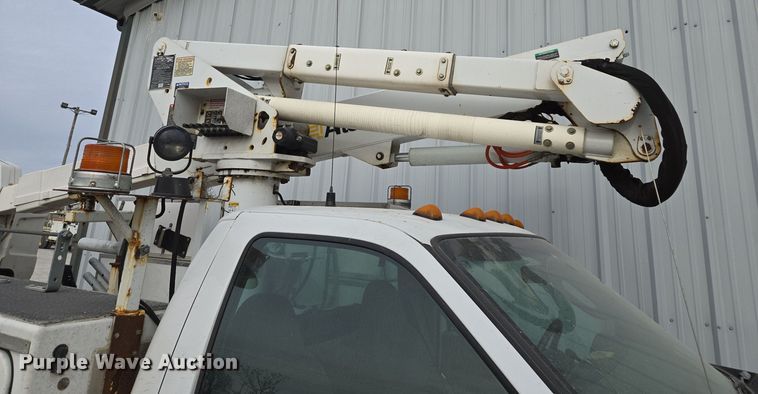 image for item EQ3671 2005 Ford  F550 Super Duty XL   bucket truck