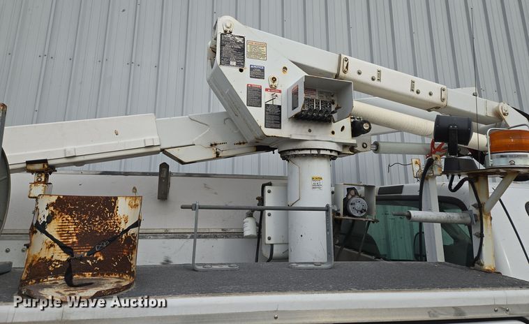 image for item EQ3671 2005 Ford  F550 Super Duty XL   bucket truck