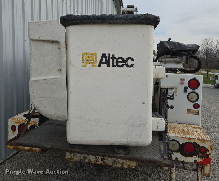 image for item EQ3671 2005 Ford  F550 Super Duty XL   bucket truck