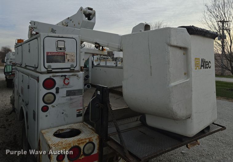 image for item EQ3671 2005 Ford  F550 Super Duty XL   bucket truck