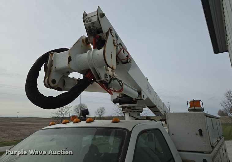 image for item EQ3671 2005 Ford  F550 Super Duty XL   bucket truck