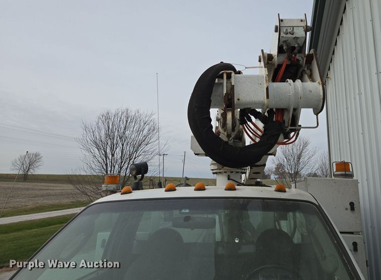 image for item EQ3671 2005 Ford  F550 Super Duty XL   bucket truck