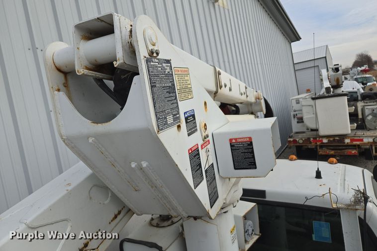 image for item EQ3671 2005 Ford  F550 Super Duty XL   bucket truck