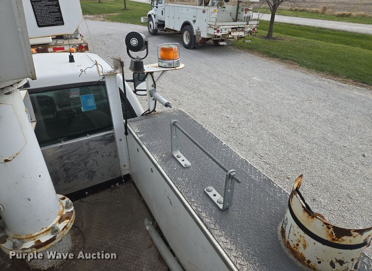 image for item EQ3671 2005 Ford  F550 Super Duty XL   bucket truck