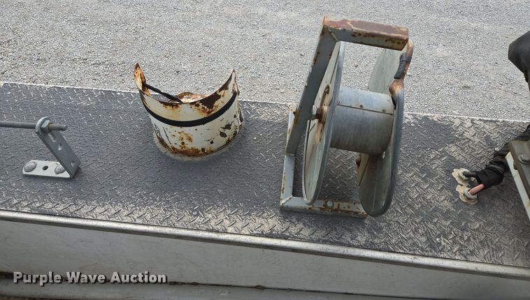 image for item EQ3671 2005 Ford  F550 Super Duty XL   bucket truck