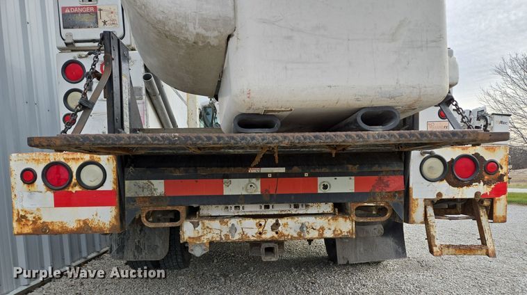 image for item EQ3671 2005 Ford  F550 Super Duty XL   bucket truck