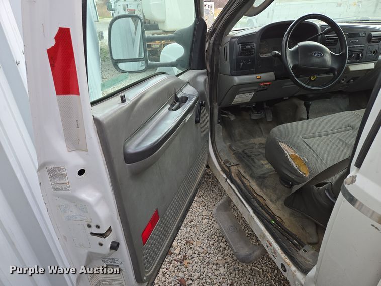 image for item EQ3671 2005 Ford  F550 Super Duty XL   bucket truck
