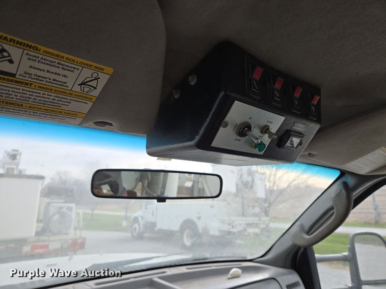 image for item EQ3671 2005 Ford  F550 Super Duty XL   bucket truck