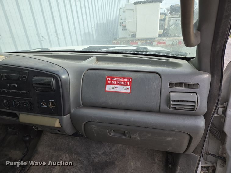 image for item EQ3671 2005 Ford  F550 Super Duty XL   bucket truck