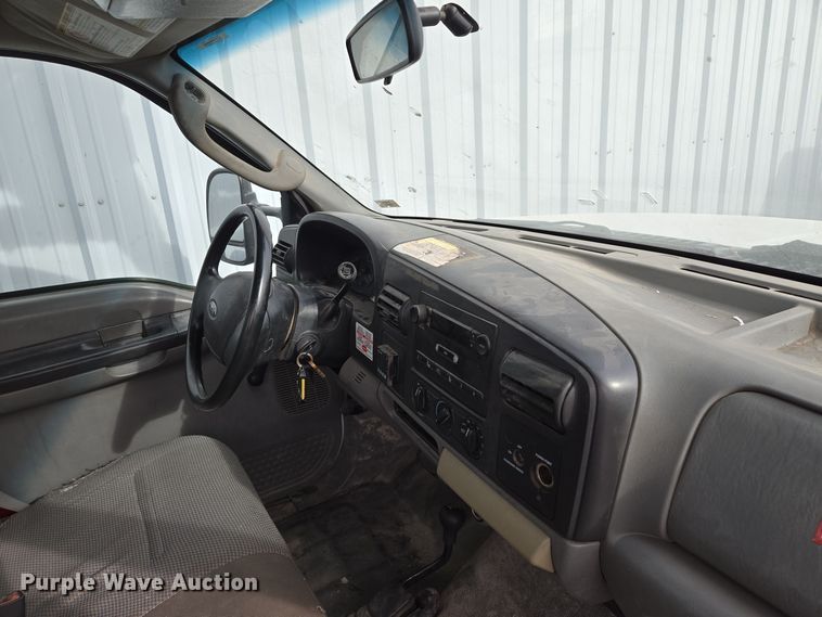 image for item EQ3671 2005 Ford  F550 Super Duty XL   bucket truck