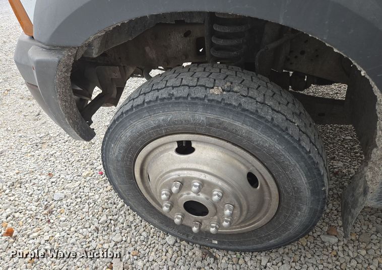 image for item EQ3671 2005 Ford  F550 Super Duty XL   bucket truck