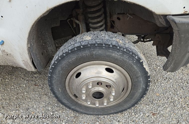 image for item EQ3671 2005 Ford  F550 Super Duty XL   bucket truck