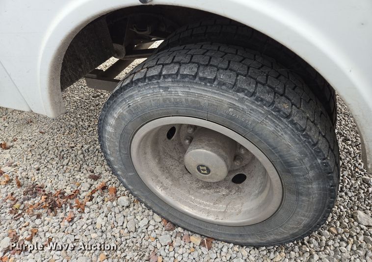 image for item EQ3671 2005 Ford  F550 Super Duty XL   bucket truck