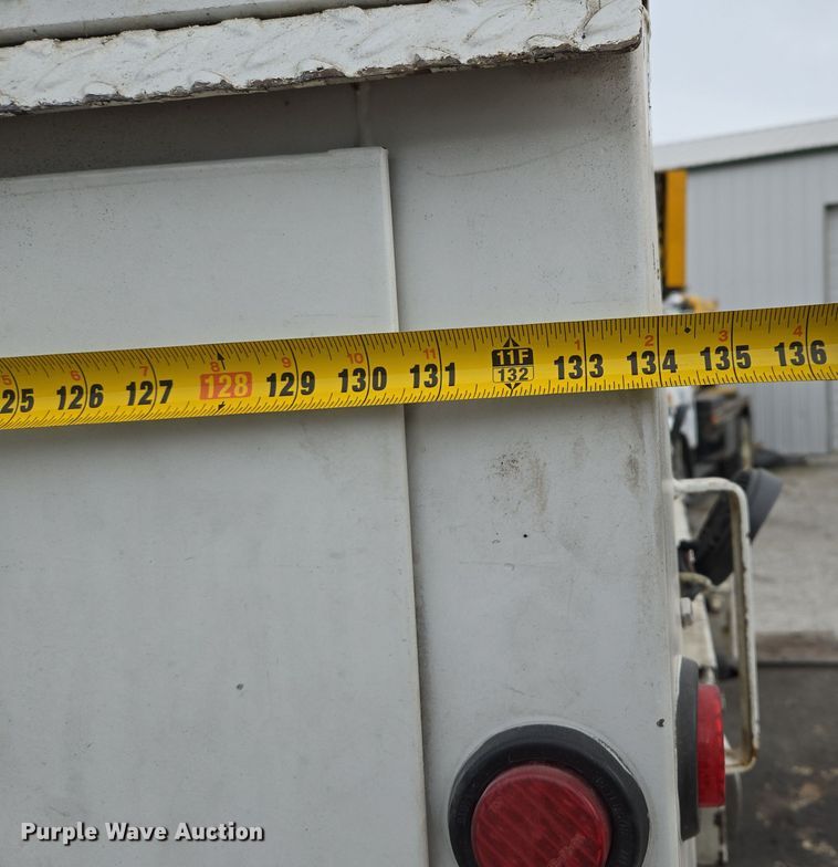 image for item EQ3672 2000 Ford  F750 utility / service truck