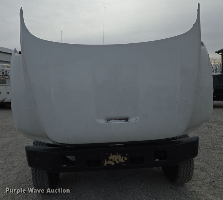 image for item EQ3672 2000 Ford  F750 utility / service truck