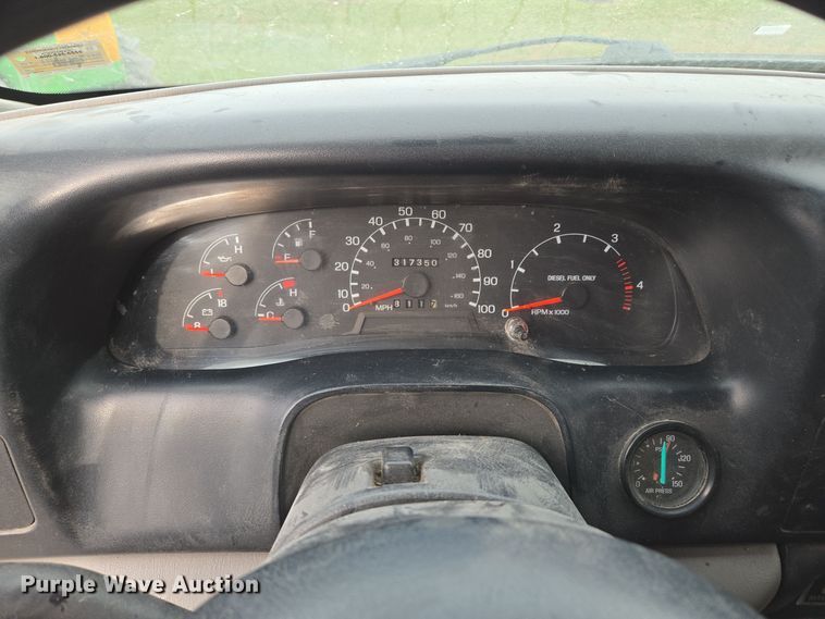 image for item EQ3672 2000 Ford  F750 utility / service truck