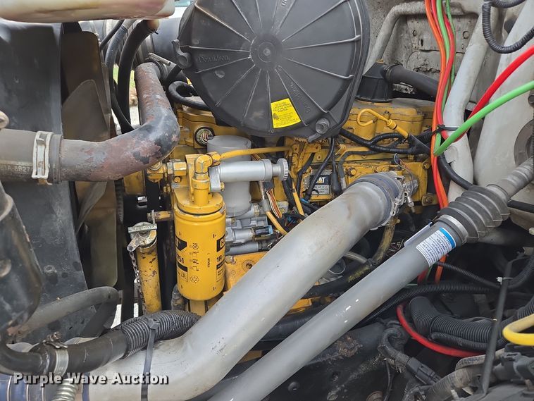 image for item EQ3672 2000 Ford  F750 utility / service truck