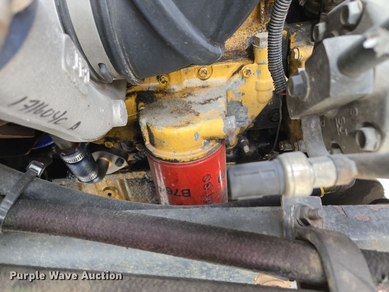 image for item EQ3672 2000 Ford  F750 utility / service truck