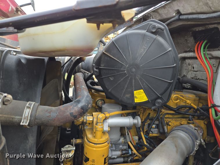 image for item EQ3672 2000 Ford  F750 utility / service truck