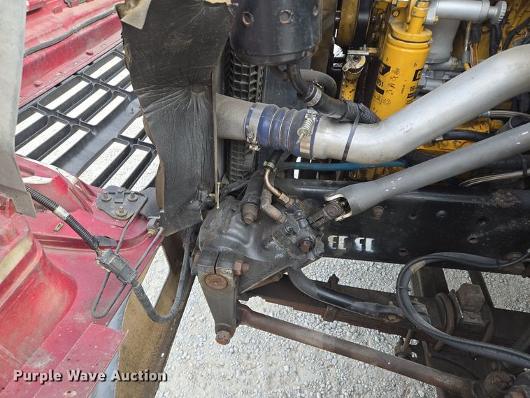 image for item EQ3672 2000 Ford  F750 utility / service truck