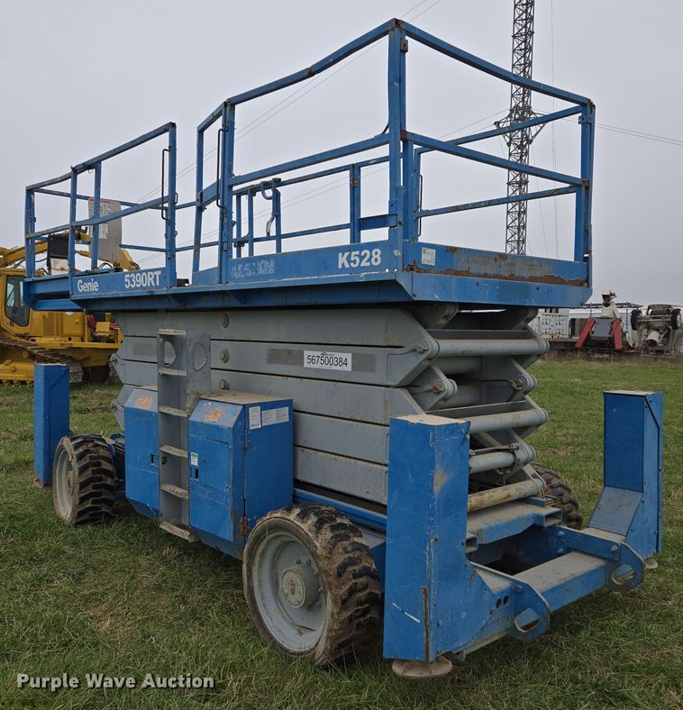 image for item EQ3680 2004 Genie  5390RT scissor lift