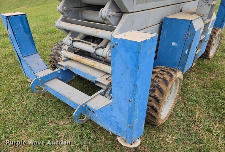 image for item EQ3680 2004 Genie  5390RT scissor lift