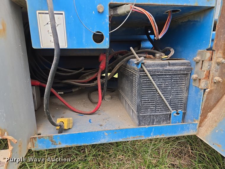 image for item EQ3680 2004 Genie  5390RT scissor lift