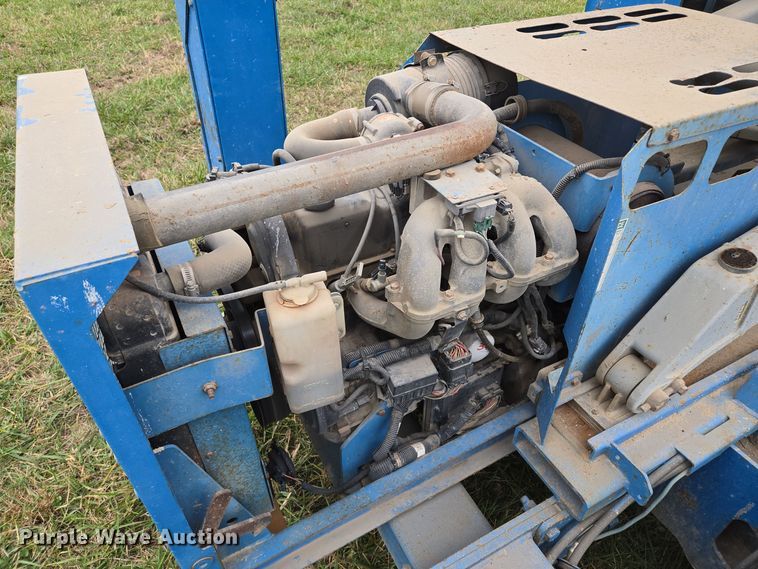 image for item EQ3680 2004 Genie  5390RT scissor lift